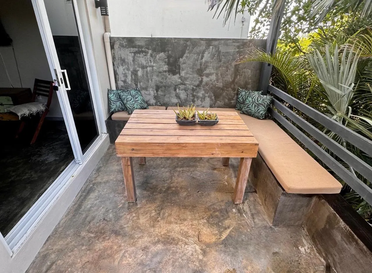 Apartment Studiocuracao Grote Berg